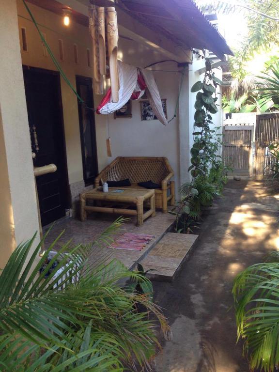Three Little Birds Homestay Gili Trawangan Exteriör bild
