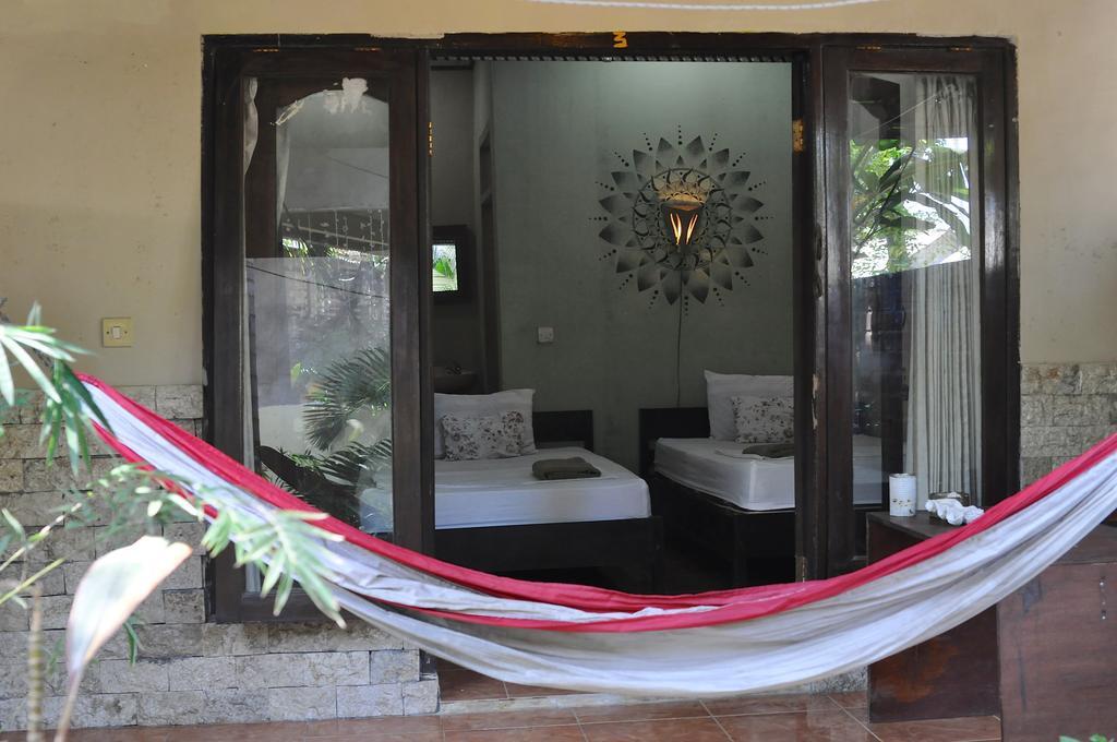 Three Little Birds Homestay Gili Trawangan Exteriör bild