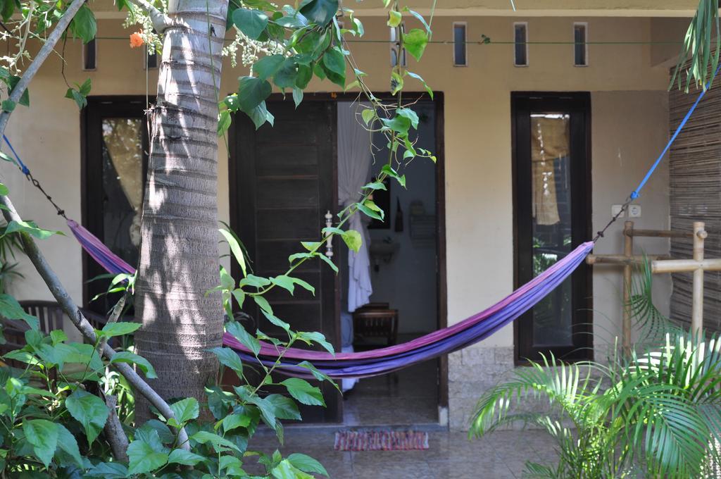 Three Little Birds Homestay Gili Trawangan Exteriör bild