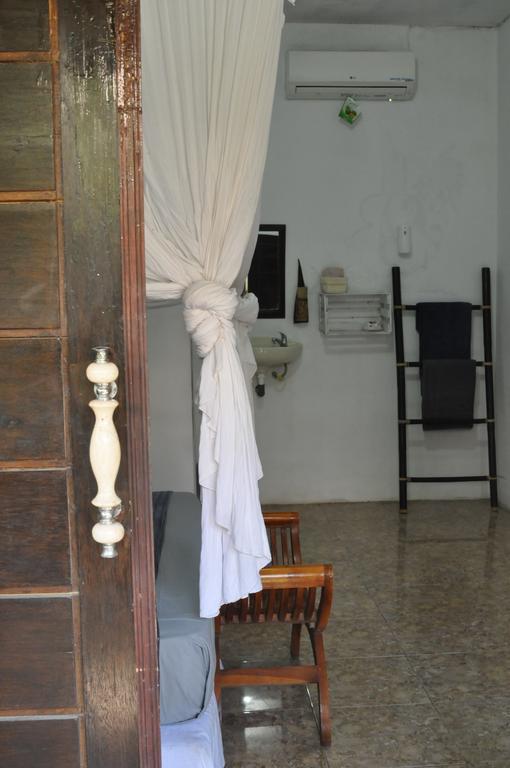 Three Little Birds Homestay Gili Trawangan Exteriör bild