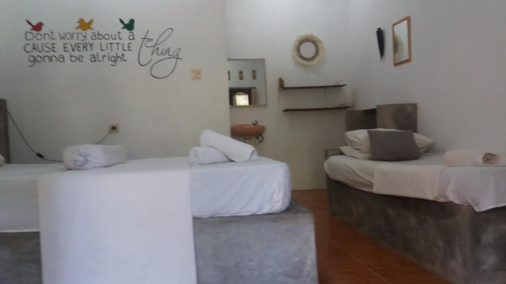 Three Little Birds Homestay Gili Trawangan Exteriör bild